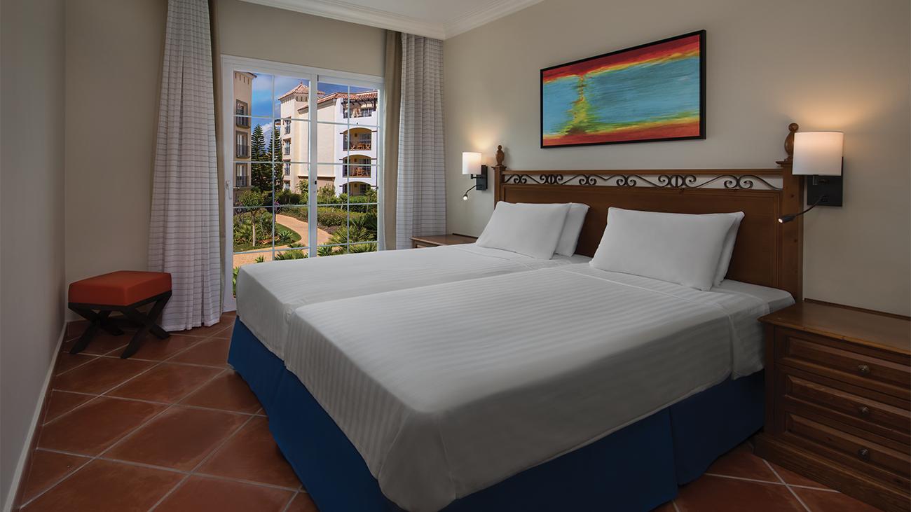 Guest Bedroom, Garden View